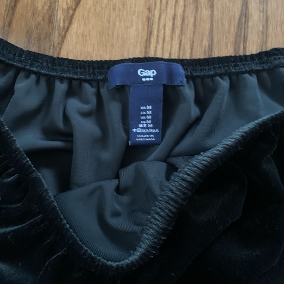 Black velvet off the shoulder top - Picture 3 of 3